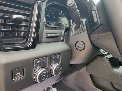 Used 2024 GMC Sierra 1500 AT4 w/ Technology Package image 16