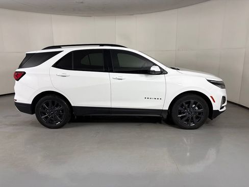 Certified 2024 Chevrolet Equinox RS w/ RS Leather Package FWD image 11
