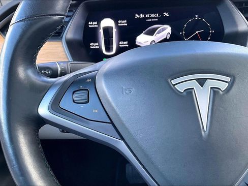 Used 2019 Tesla Model X Long Range image 18