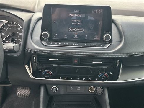 Used 2023 Nissan Rogue SV w/ SV Premium Package image 24