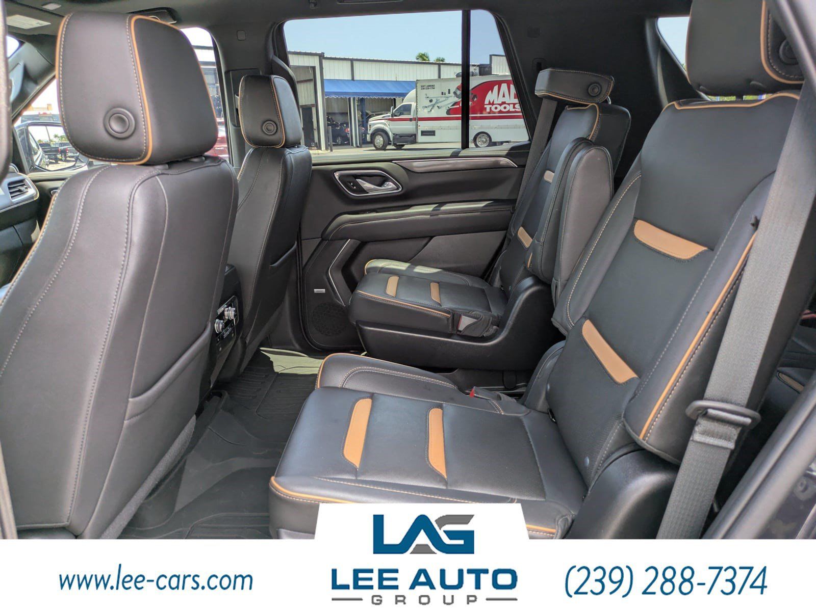 Used 2023 GMC Yukon AT4 w/ AT4 Premium Package AWD/4WD image 12