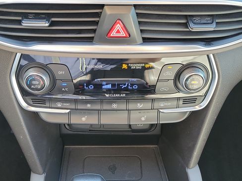 Used 2020 Hyundai Santa Fe SEL w/ Convenience + Premium Package FWD image 36
