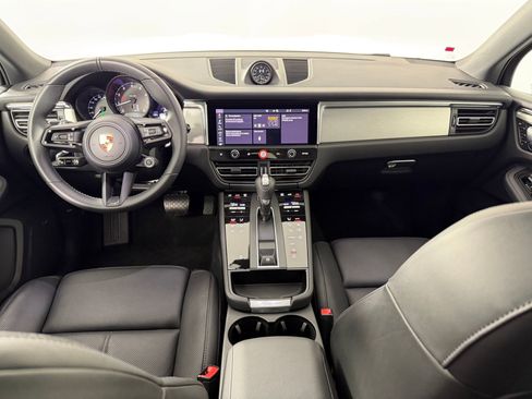 New 2026 Porsche Macan image 20