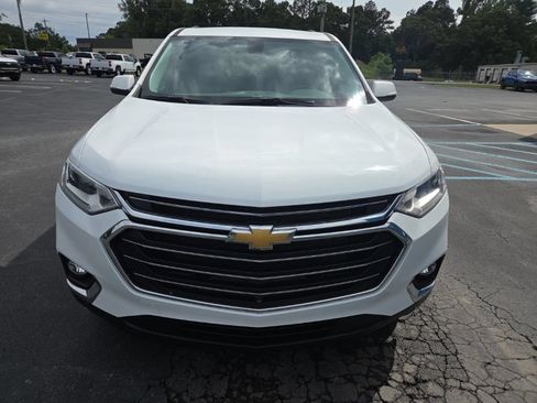 Used 2021 Chevrolet Traverse LT w/ LT Premium Package FWD image 2