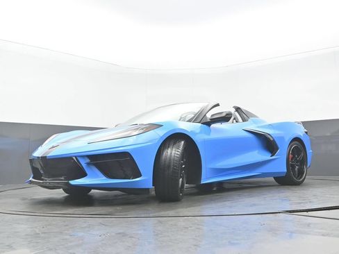 Used 2022 Chevrolet Corvette Stingray Premium Conv w/ Z51 Performance Package RWD image 29
