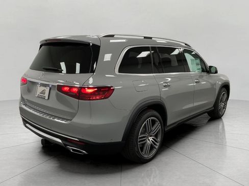 New 2026 Mercedes-Benz GLS 450 4MATIC image 3