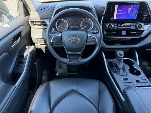 Certified 2024 Toyota Highlander XLE AWD/4WD image 25
