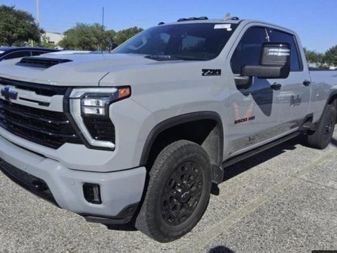 Used 2024 Chevrolet Silverado 3500 LTZ w/ LTZ Plus Package image 4