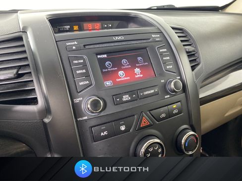 Used 2013 Kia Sorento LX w/ Convenience Pkg FWD image 3