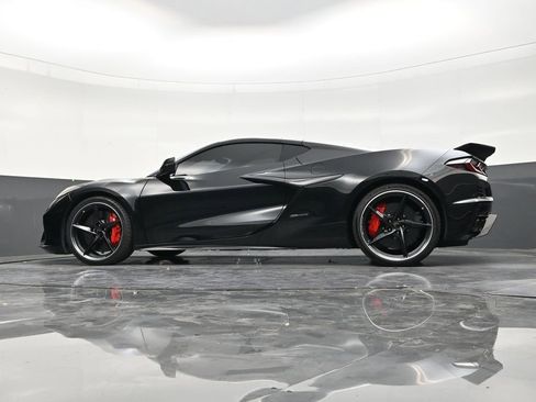 Used 2025 Chevrolet Corvette E-Ray AWD/4WD image 21