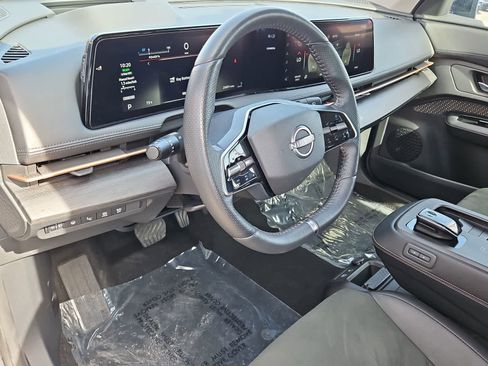 Used 2023 Nissan Ariya FWD image 11