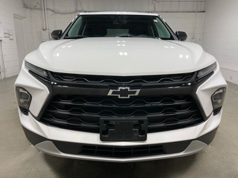 Used 2023 Chevrolet Blazer LT w/ Convenience Package AWD/4WD image 2