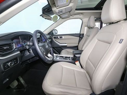 Used 2024 Ford Explorer XLT w/ Equipment Group 202A image 40