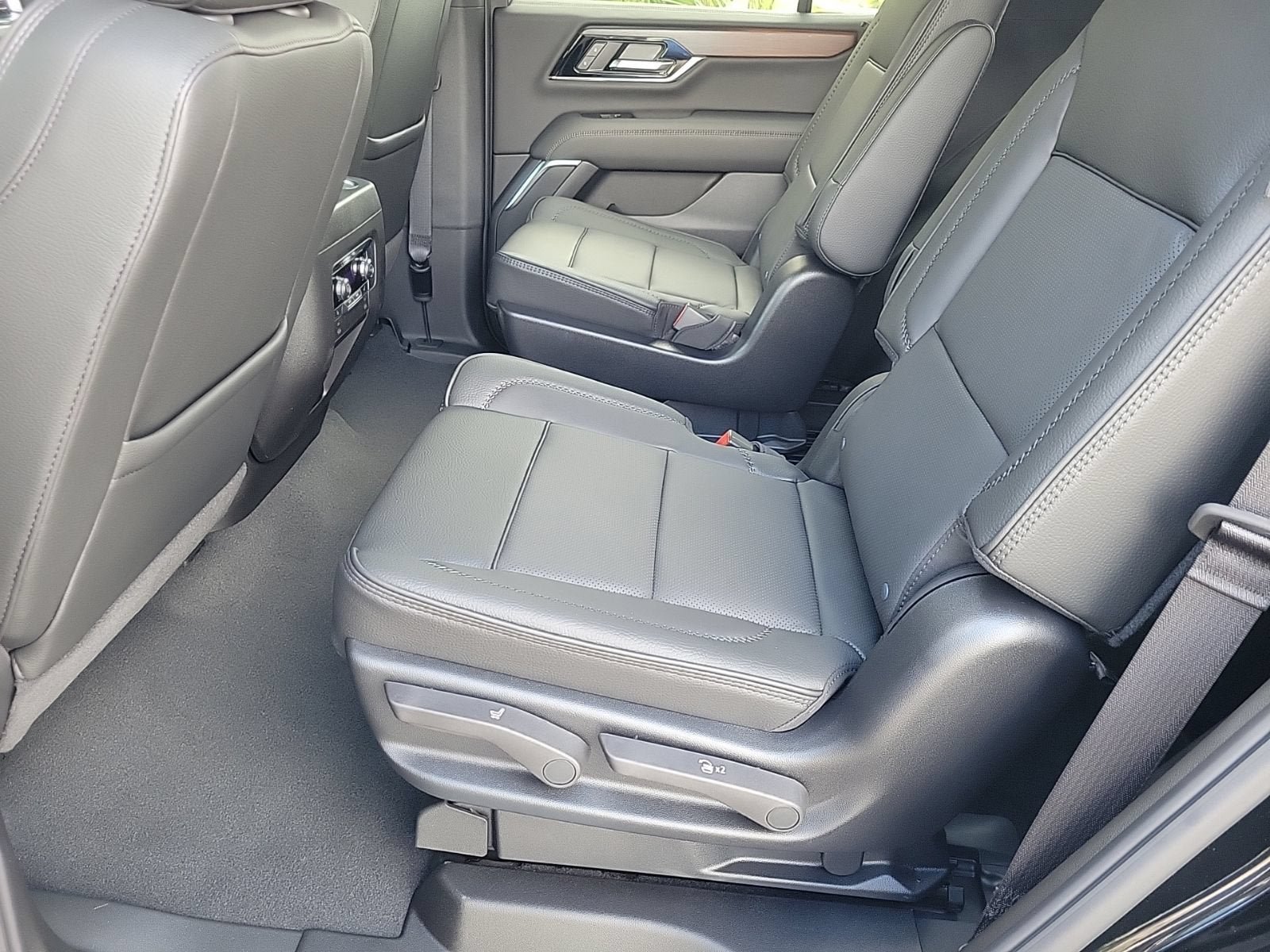 New 2026 GMC Yukon Denali RWD image 11