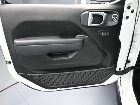 Used 2024 Jeep Gladiator Sport image 12