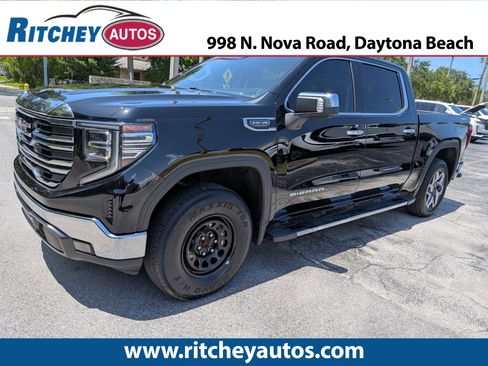 Used 2022 GMC Sierra 1500 SLT w/ SLT Convenience Package AWD/4WD image 1