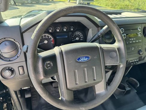 Used 2015 Ford F350 XL w/ Trailer Tow Package image 9