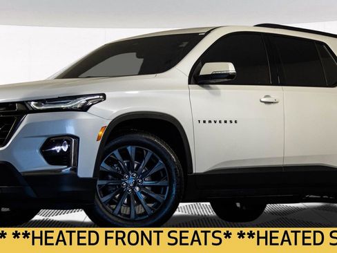 Used 2022 Chevrolet Traverse RS FWD image 2
