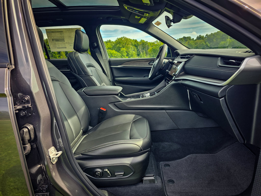 New 2026 Jeep Grand Cherokee Limited AWD/4WD image 45