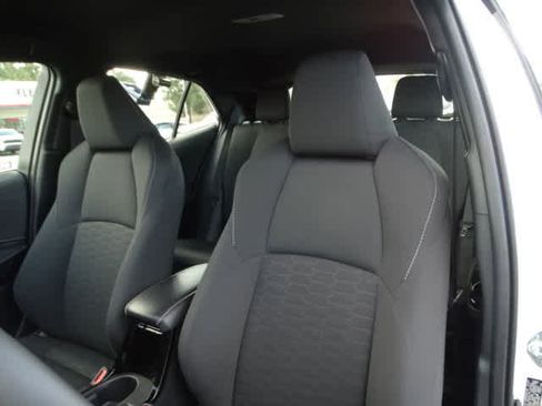 Used 2025 Toyota Corolla SE image 20