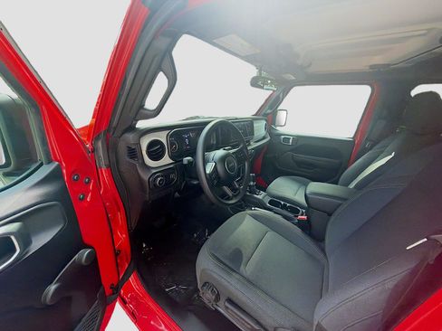 Used 2024 Jeep Wrangler Unlimited Sport AWD/4WD image 9