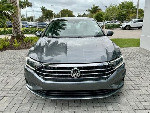 Used 2021 Volkswagen Jetta SEL image 2