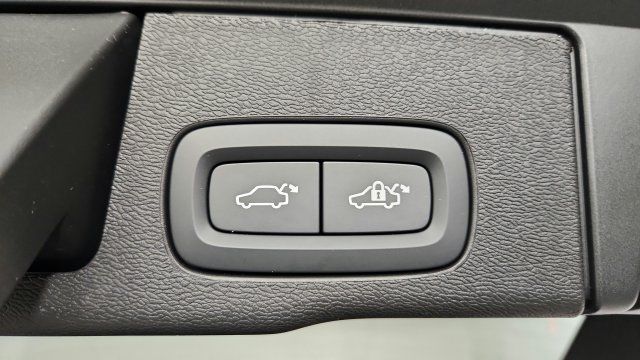 Certified 2026 Volvo XC60 B5 Plus w/ Protection Package Premier AWD/4WD image 55