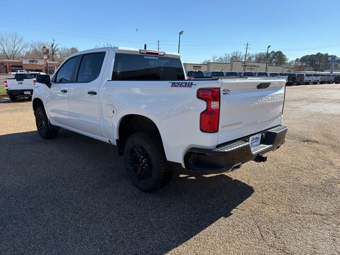 Used 2024 Chevrolet Silverado 1500 LT Trail Boss w/ Protection Package AWD/4WD image 3