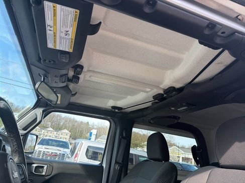 Used 2020 Jeep Wrangler Sport AWD/4WD image 47