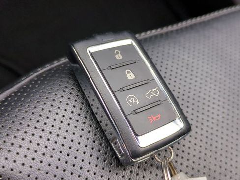 Used 2023 Jeep Grand Cherokee Limited w/ Luxury Tech Group II image 41