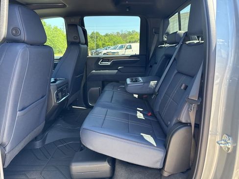 New 2026 Chevrolet Silverado 3500 High Country w/ High Country Premium Package AWD/4WD image 9