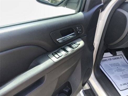 Used 2013 Chevrolet Silverado 1500 LTZ w/ LTZ White Diamond Edition RWD image 16