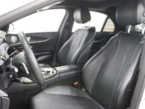 Used 2018 Mercedes-Benz E 300 4MATIC image 9