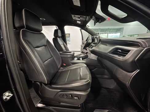 Certified 2023 GMC Yukon XL SLT w/ SLT Luxury Package image 12