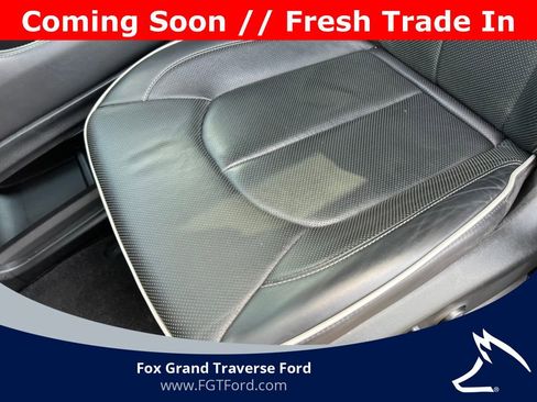 Used 2025 Chrysler Pacifica Limited FWD image 12