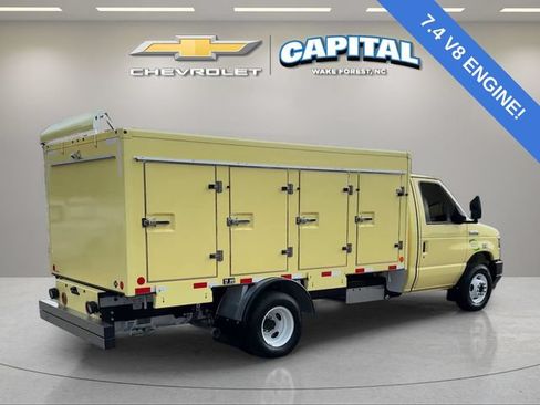Used 2022 Ford E-450 and Econoline 450 Super Duty RWD image 7