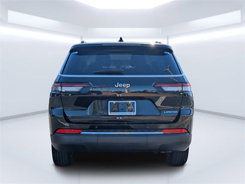 Used 2023 Jeep Grand Cherokee L Limited image 4