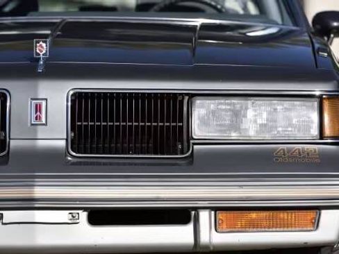 Used 1987 Oldsmobile Cutlass Supreme Salon image 16