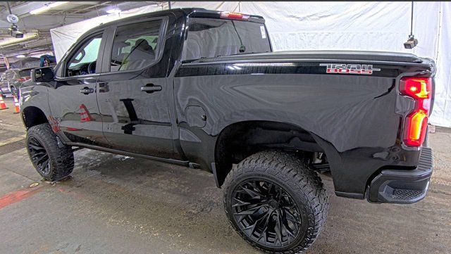 Used 2023 Chevrolet Silverado 1500 LT Trail Boss w/ Protection Package AWD/4WD image 3