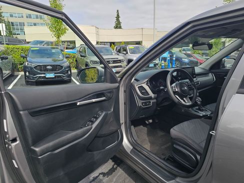 Used 2021 Kia Seltos LX AWD/4WD image 22