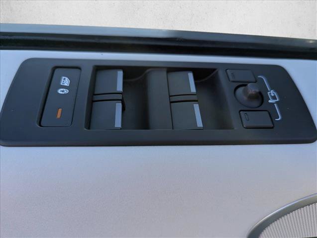 Used 2024 Land Rover Discovery S AWD/4WD image 10