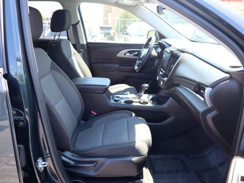 Used 2019 Chevrolet Traverse LT FWD image 9