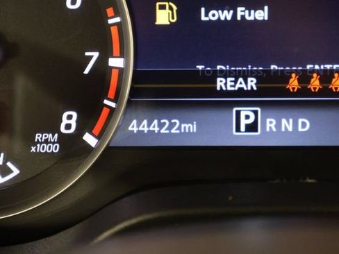 Used 2024 Nissan Titan SV w/ SV Convenience Package AWD/4WD image 14