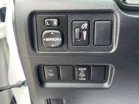 Used 2018 Toyota 4Runner SR5 Premium AWD/4WD image 17