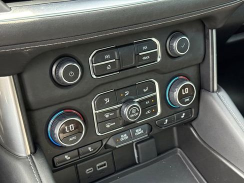 Used 2023 Chevrolet Tahoe Z71 w/ Luxury Package image 27