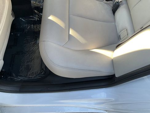 Used 2017 BMW 330e image 25