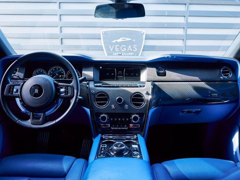 Used 2021 Rolls-Royce Cullinan Black Badge image 62