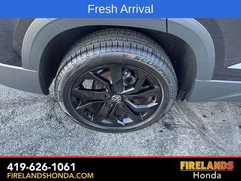 Used 2024 Volkswagen Taos SE image 35