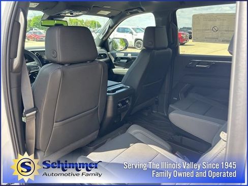 New 2026 Chevrolet Suburban LT w/ Comfort Package AWD/4WD image 15