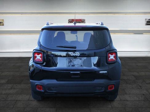 Used 2019 Jeep Renegade Latitude w/ Popular Equipment Group image 6